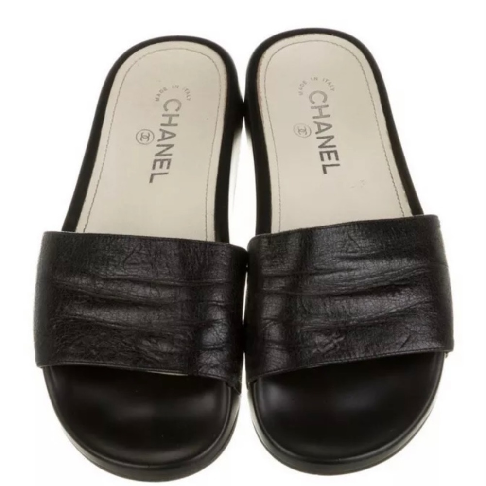 Chanel black leather slides size 39 US 8.5 / 9